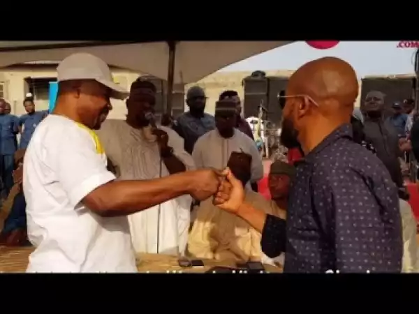 Video: Taye Currency, Mc Oluomo & Others Pay Part Of D N750K Thanksgiving At d Opening Of Muka Ray